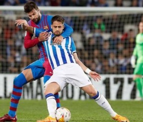 看球直播-巴萨后卫全伤险丢胜局，稳住敏感西超席位