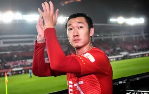看球直播-国脚不去豪门偏选升班马？玉昆这波操作我看懂了|中超|徐新|邓涵文|上海申花足球俱乐部|山东泰山_新浪体育_新浪新闻