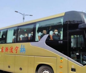 斗球体育直播-女排转场漳州继续封训，本阶段重点抓技战术配合