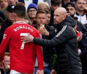 斗球体育直播-滕哈赫：处罚C罗是要维护准则，我更喜欢队里有C罗