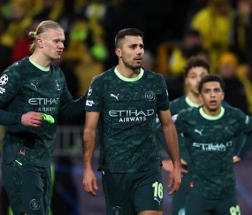 斗球体育直播-欧冠-罗德里红牌 十人曼城1-3爆冷不敌博德闪耀